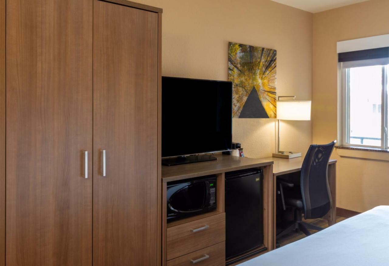 Boulder University Inn ภายนอก รูปภาพ