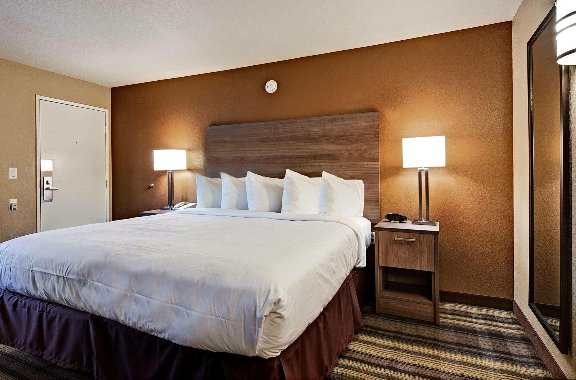 Boulder University Inn ภายนอก รูปภาพ