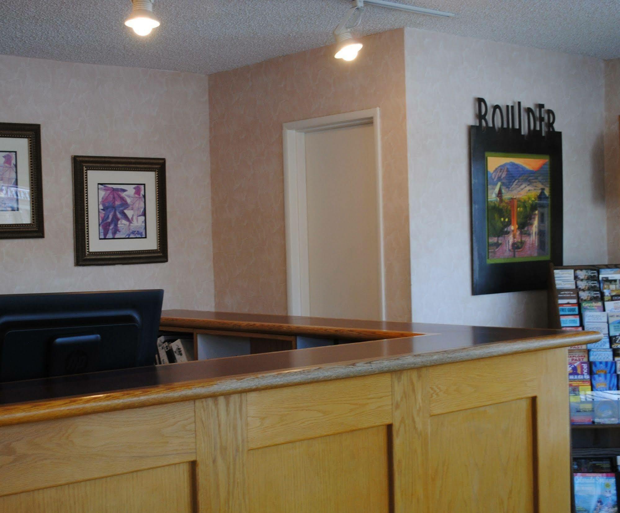 Boulder University Inn ภายนอก รูปภาพ