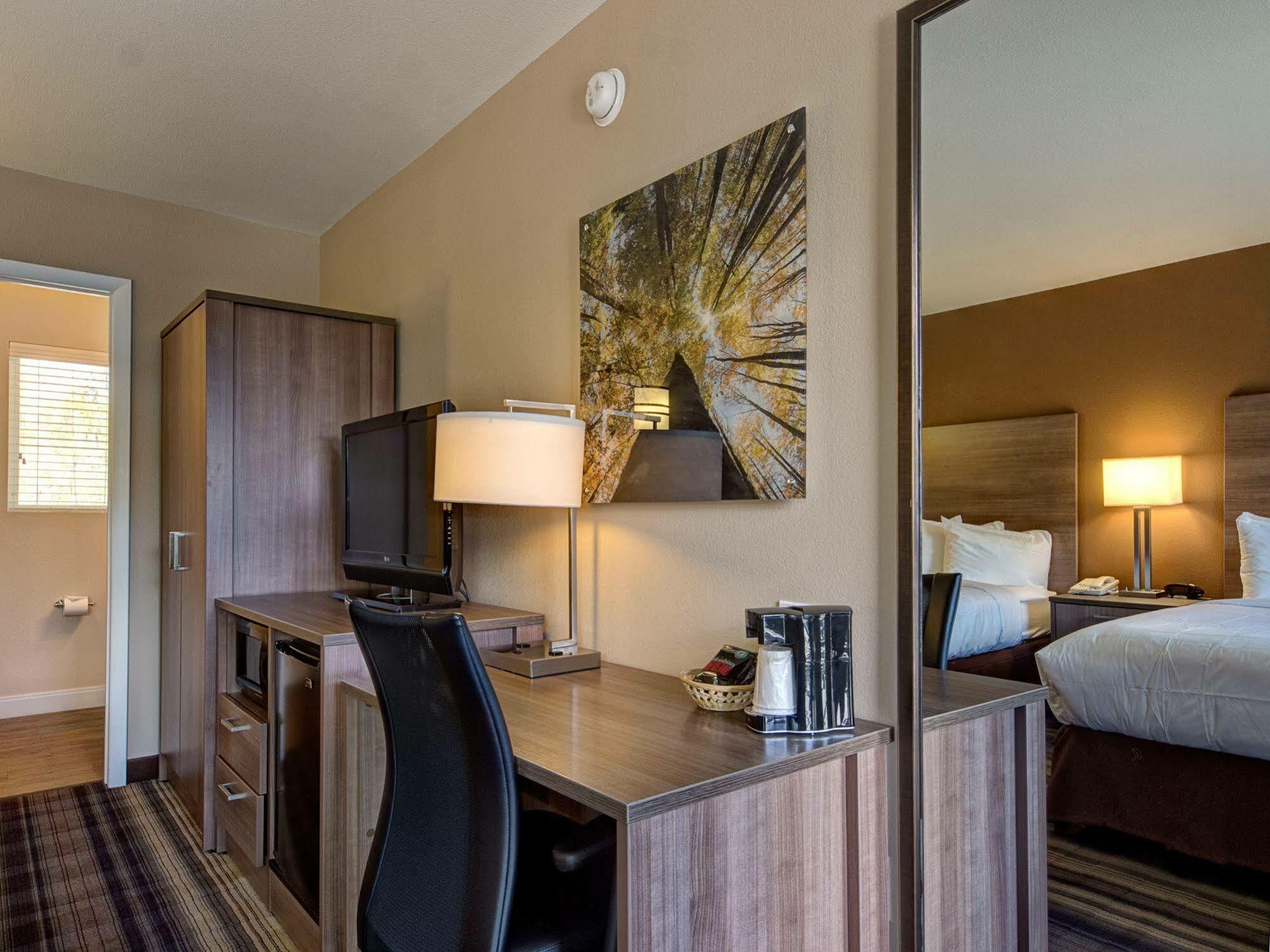 Boulder University Inn ภายนอก รูปภาพ